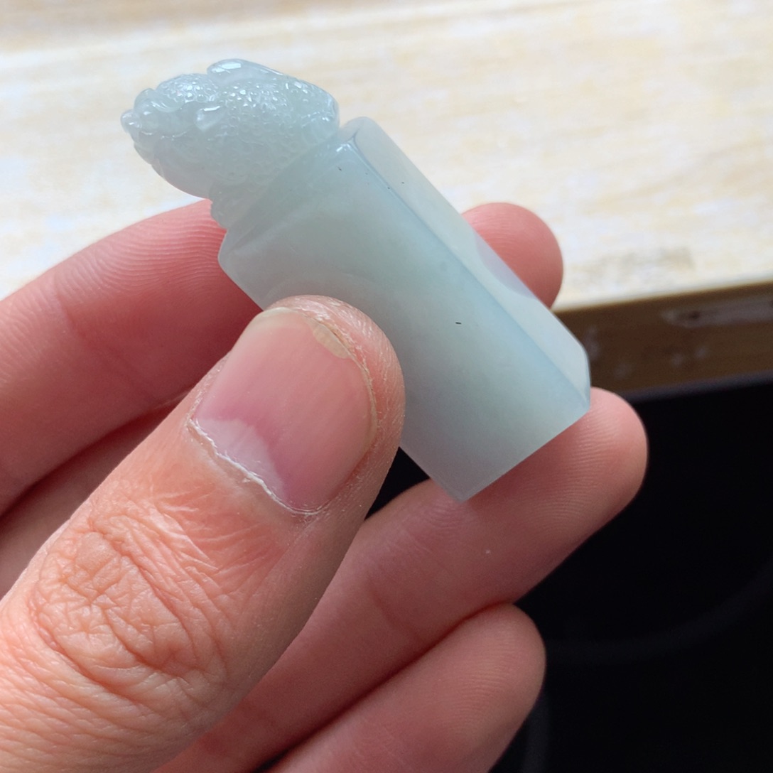 翡翠颈饰未镶嵌吊坠