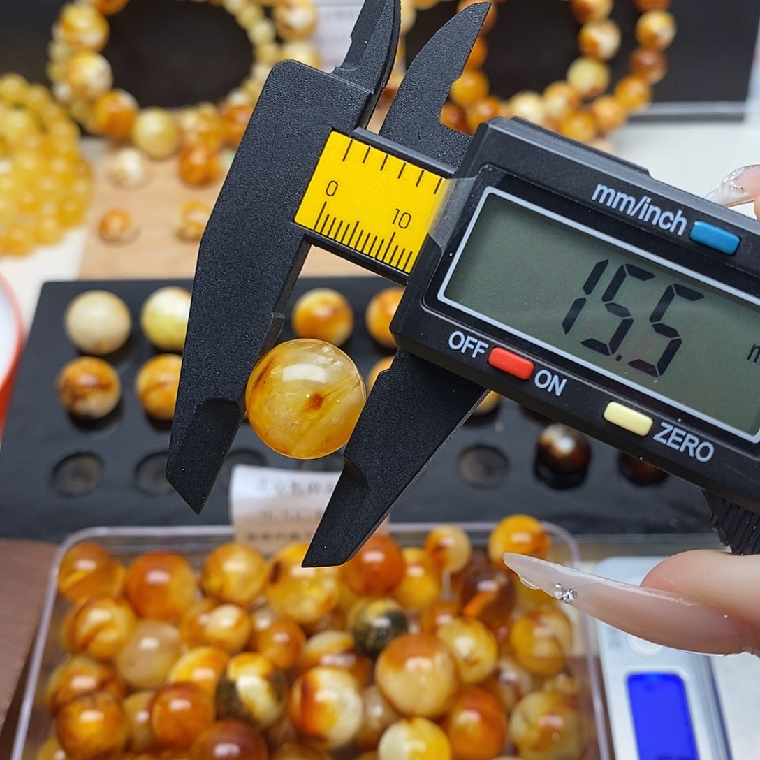 未镶嵌琥珀裸石蜜蜡479