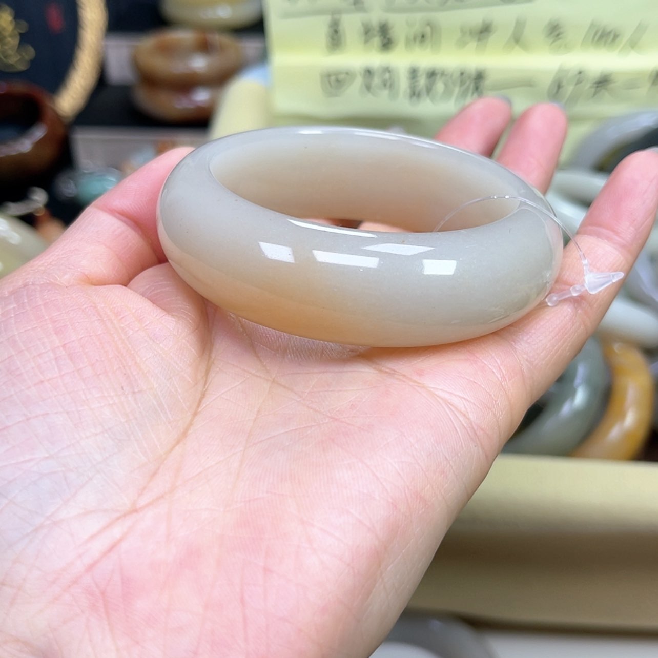 【闪购商品】石英质玉手镯未镶嵌愿*忧