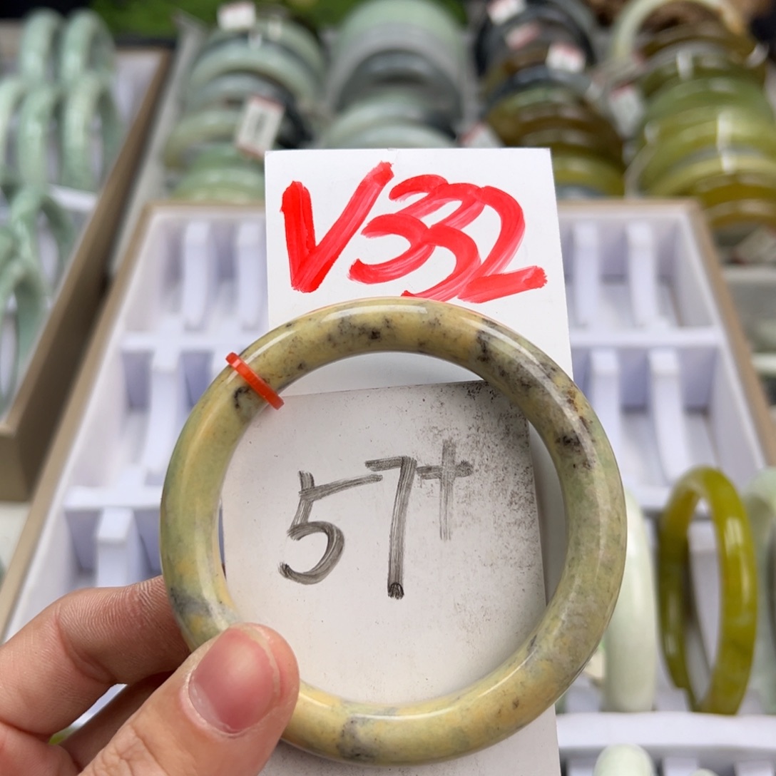 岫玉手镯未镶嵌天然岫玉