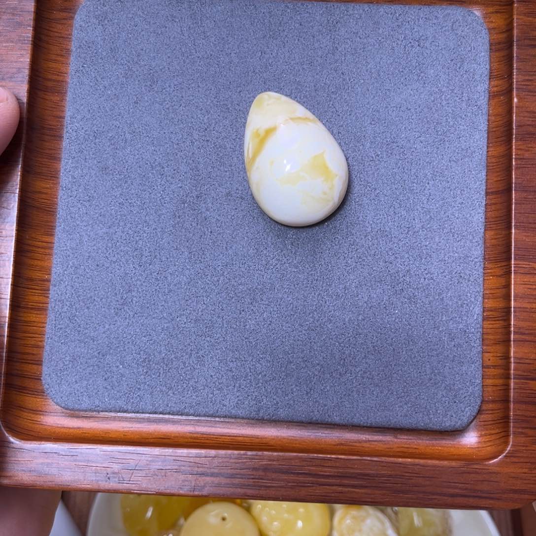 琥珀颈饰未镶嵌蜜蜡水滴