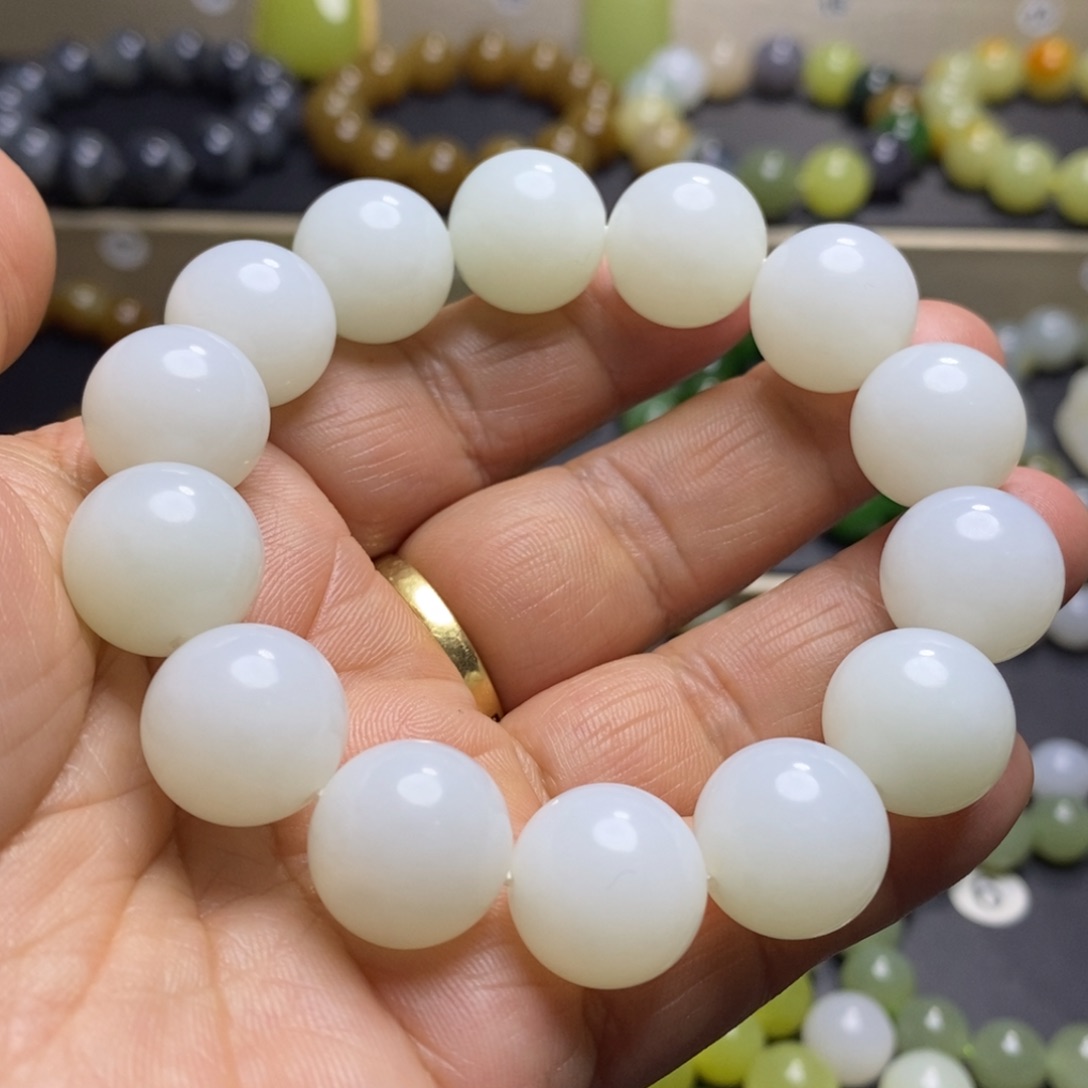 和田玉手串未镶嵌