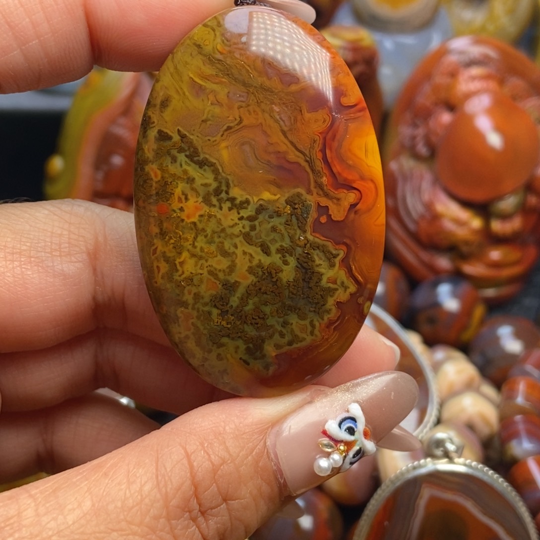 玛瑙/玉髓颈饰未镶嵌战国红