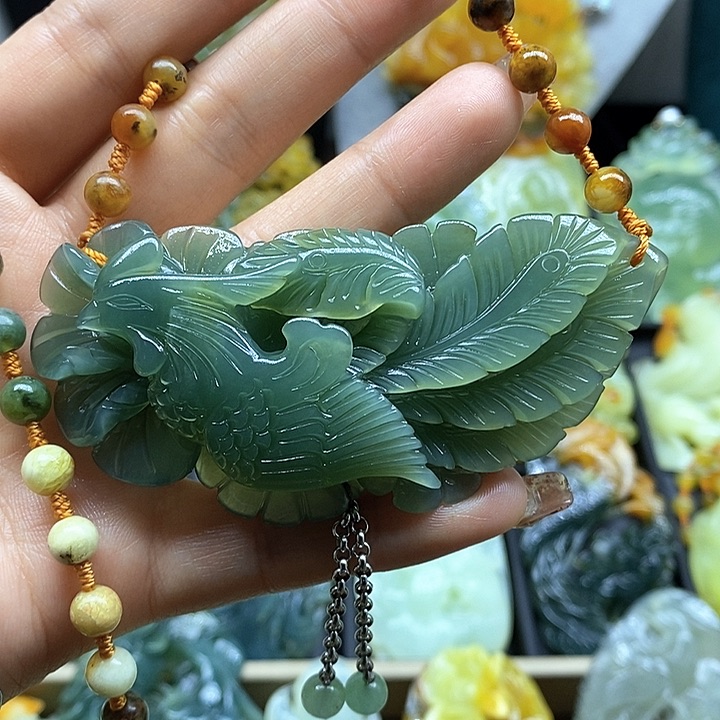 蛇纹石玉挂件未镶嵌