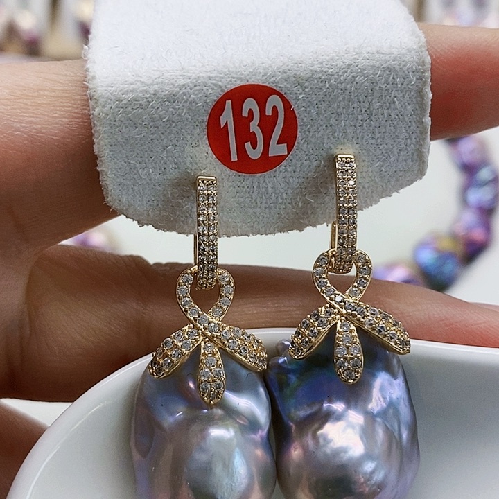 银S925镶嵌耳饰淡水珍珠