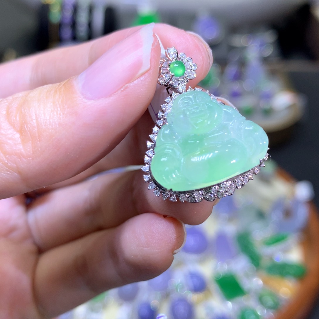 【闪购商品】翡翠颈饰18K金镶嵌翡翠吊坠项链