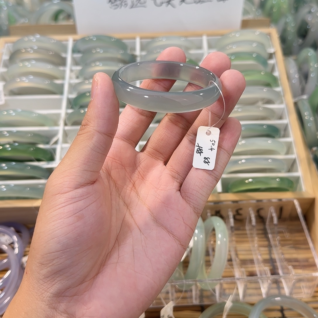 玛瑙/玉髓未镶嵌手镯圈口50.4