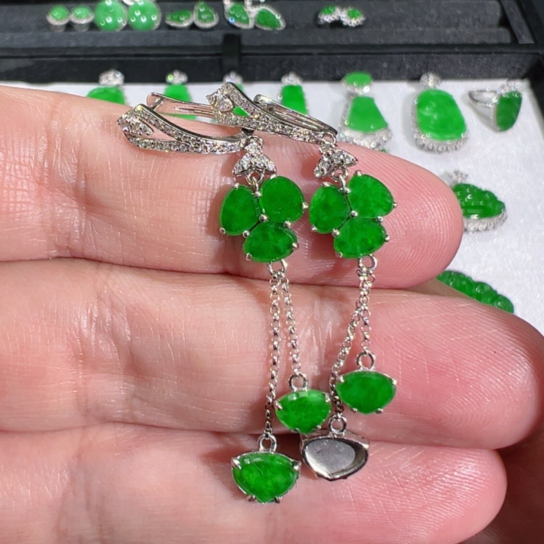 【闪购商品】翡翠吊坠(不含链)18K金镶嵌