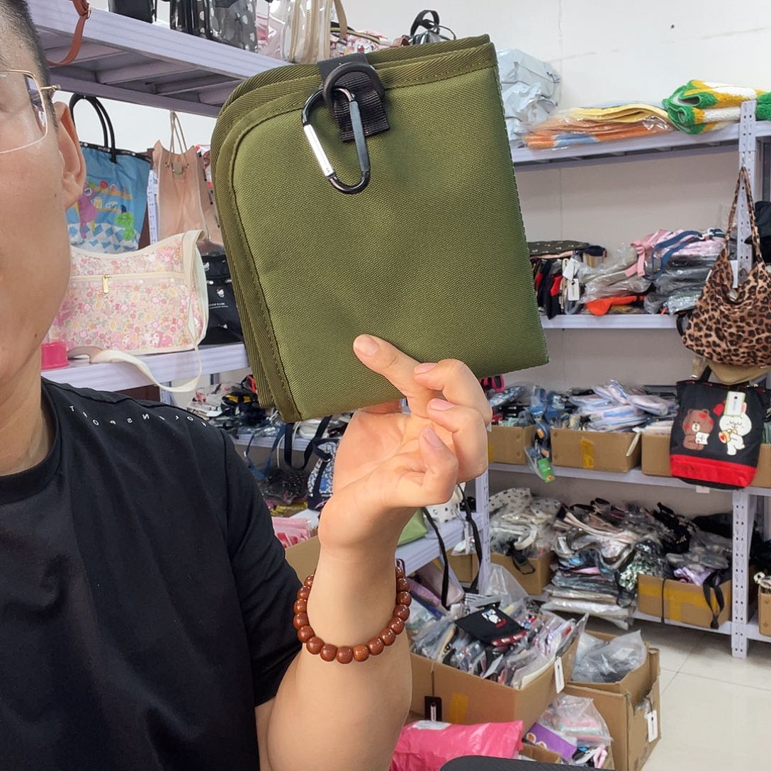 PU化妆包等产品和产品