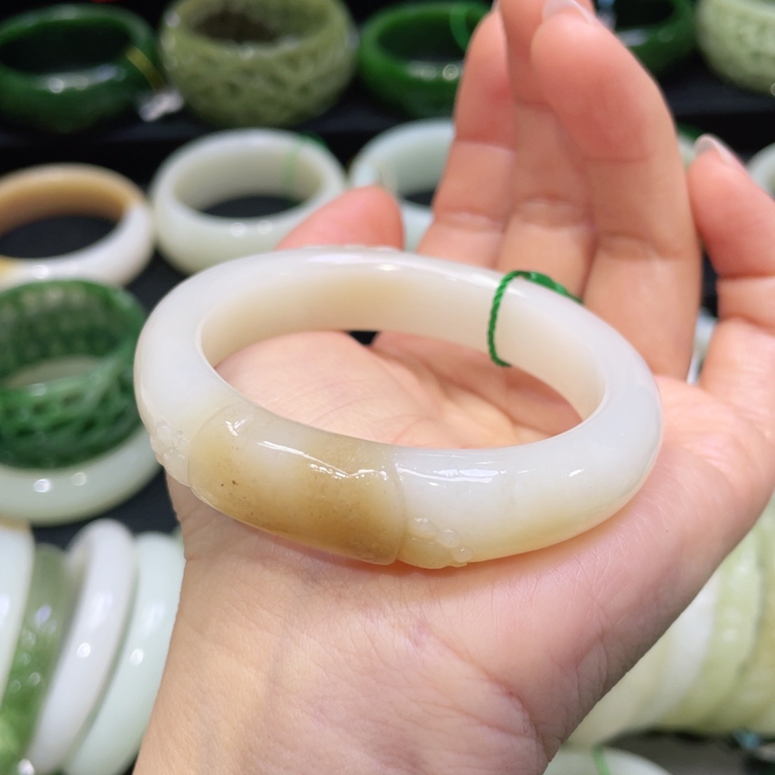 未镶嵌手镯和田玉53