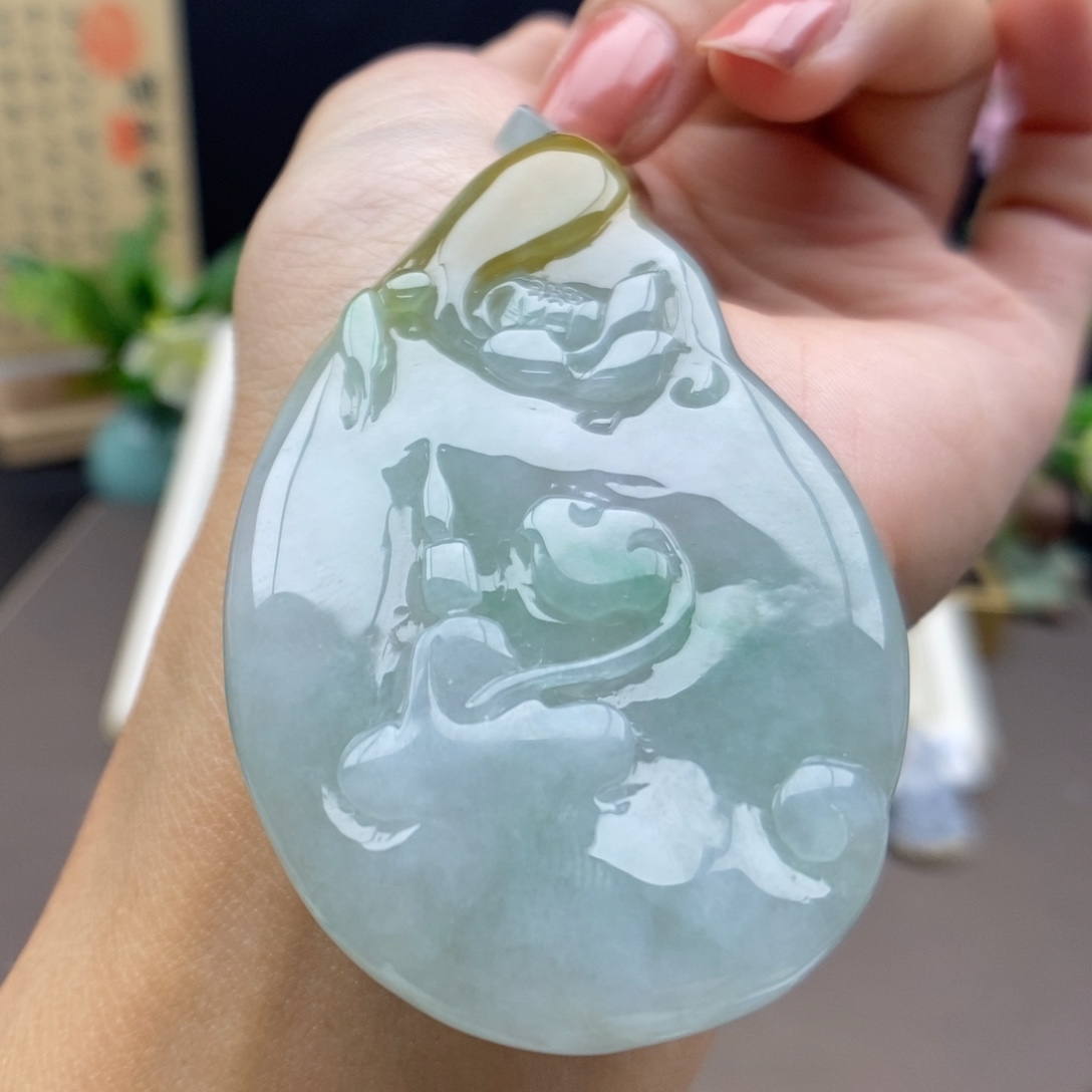 翡翠未镶嵌颈饰吊坠