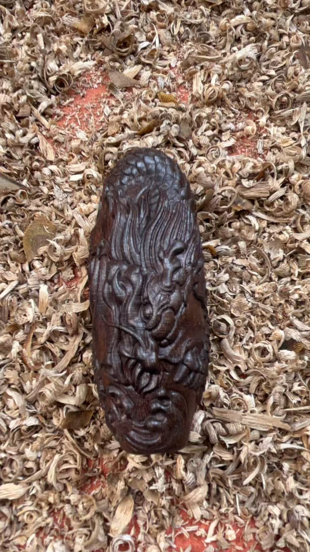 沉香ZJL25龙柱手把件8*3（多样性发货）