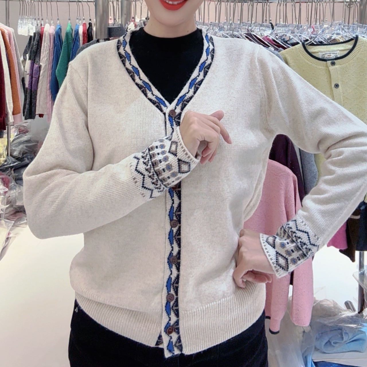 针织常规拼色V领女常规款衫网红毛衣时尚女士