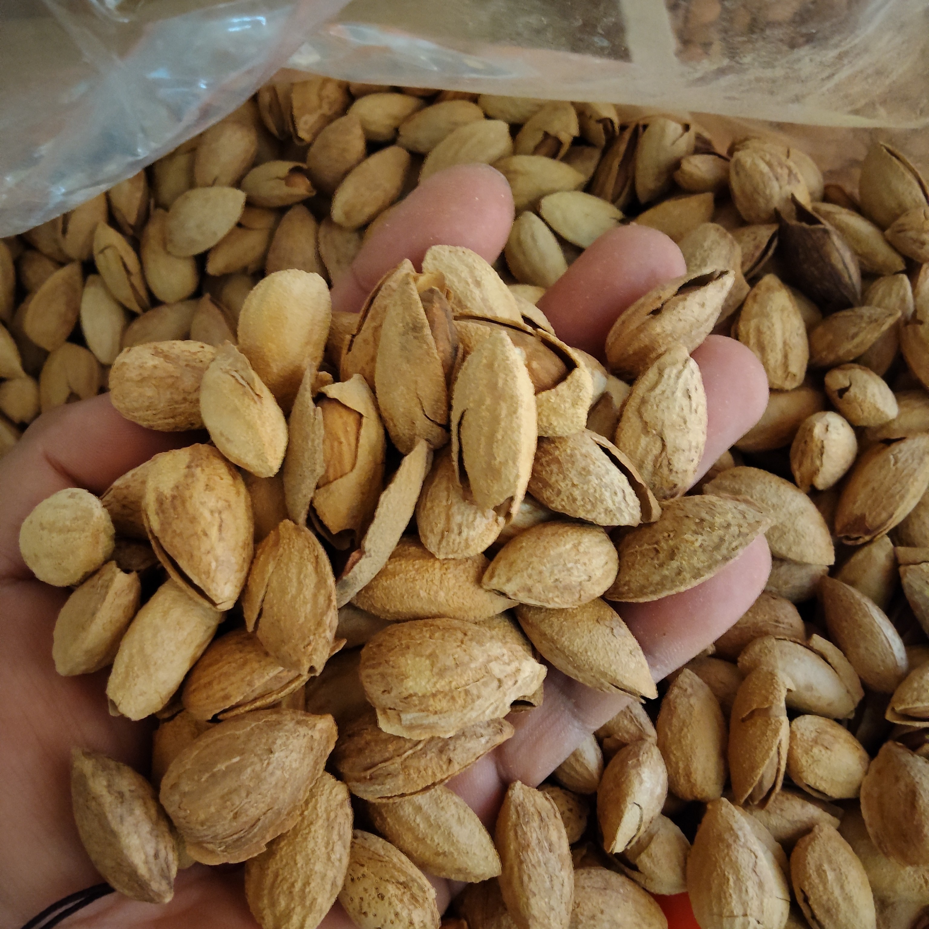 新疆原味纸皮薄壳巴旦木多种口味零食坚果