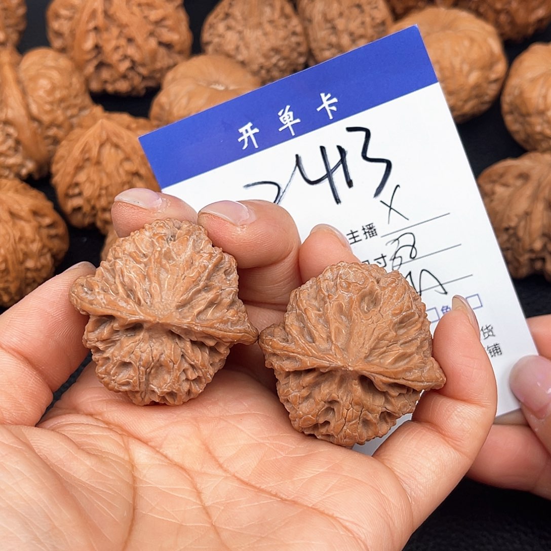 文玩核桃吊坠苹果38尺。 2413