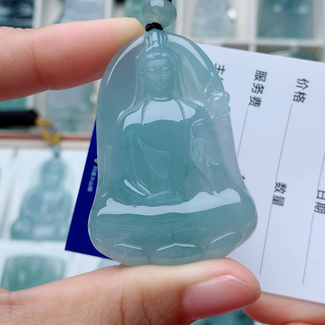 翡翠颈饰未镶嵌素衣