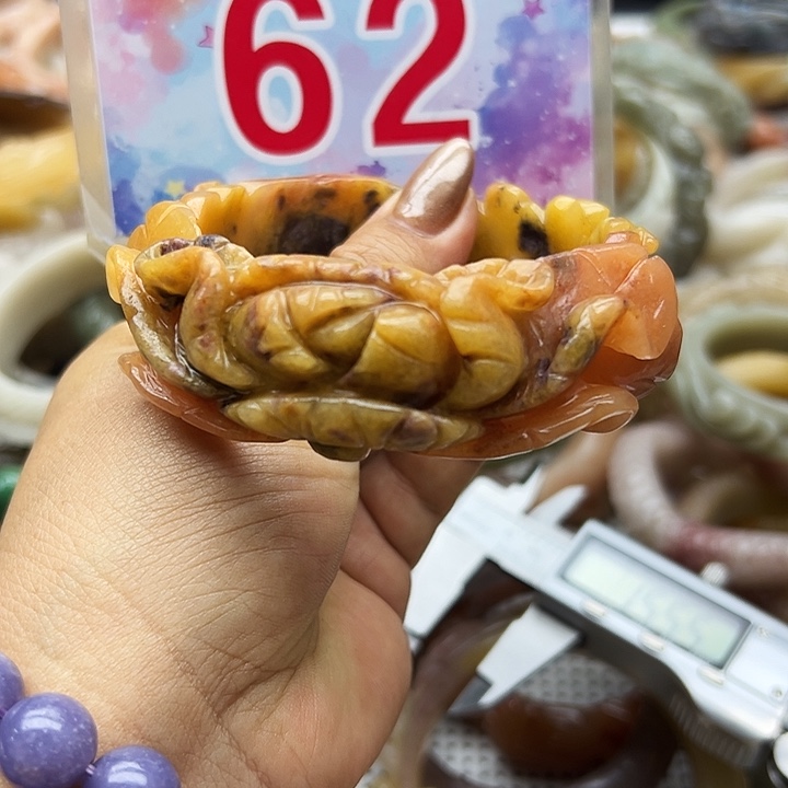 未镶嵌手镯石英岩玉
