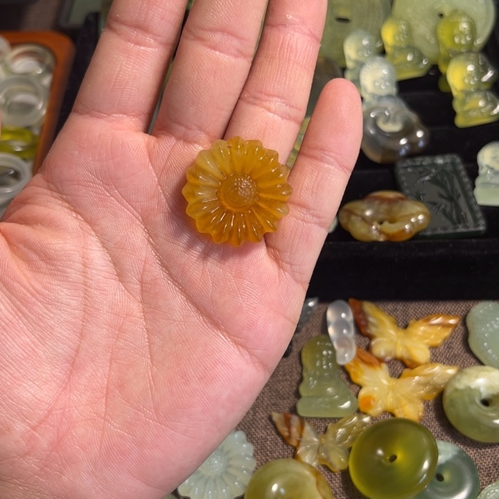 合金蛇纹石玉颈饰