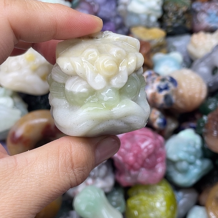 石英岩玉未镶嵌醒狮