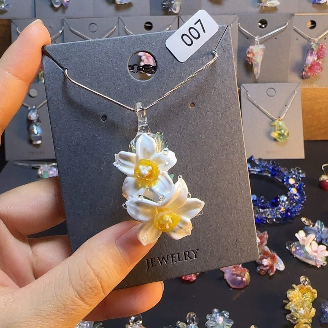 玻璃颈饰不支持七天无理由理智下单