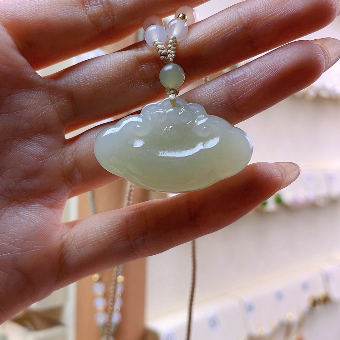 和田玉吊坠(赠链)未镶嵌莎***钦