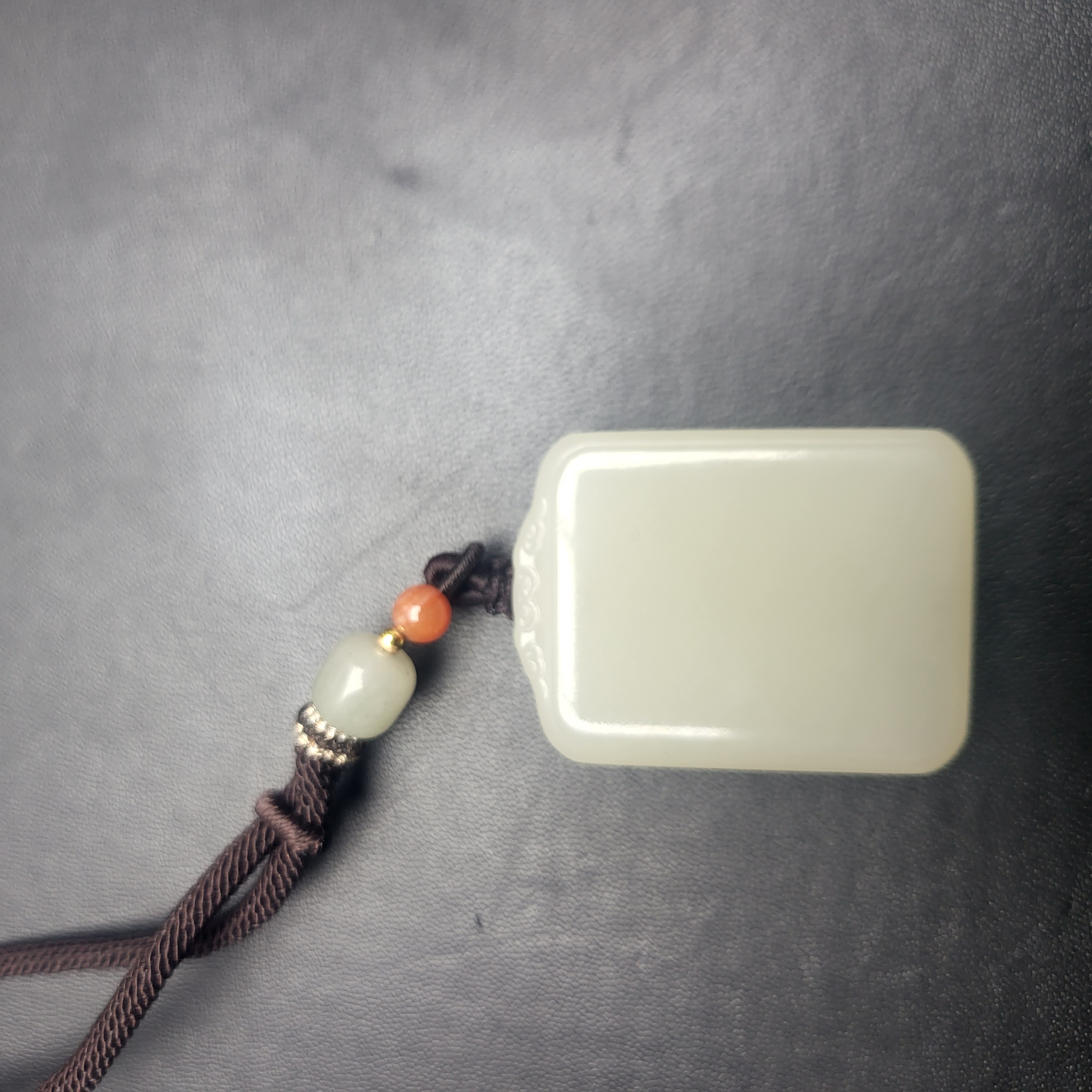 精美时尚新疆和田玉无事牌