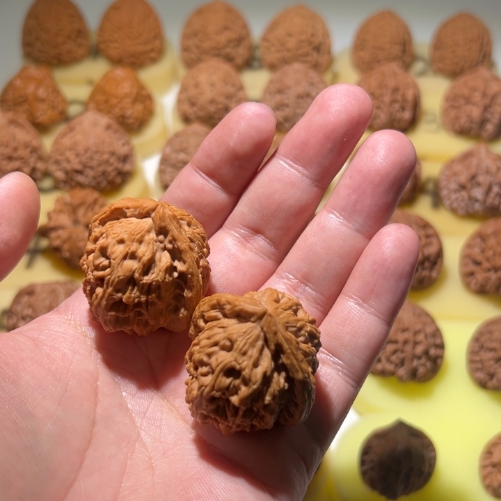 ㅤ***ㅤ文玩核桃吊坠三角白37