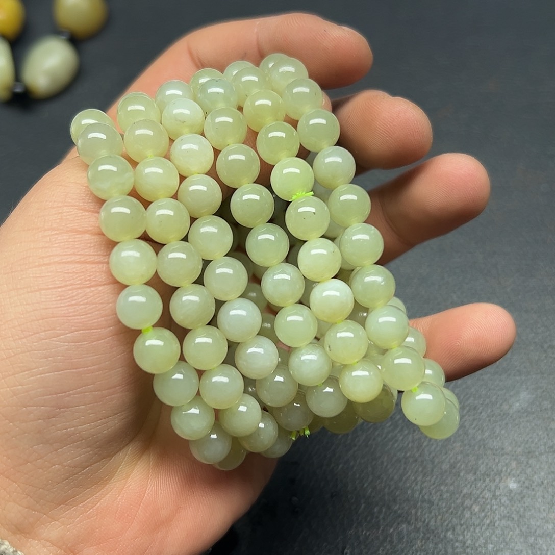 和田玉和田玉且末料卡8未镶嵌