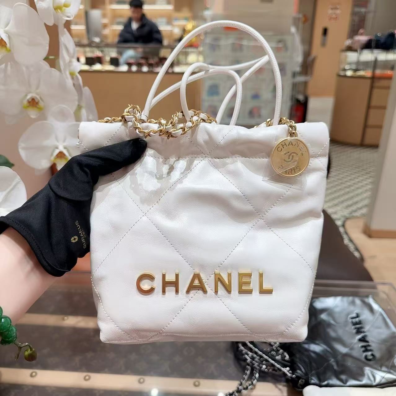 全新未使用 Chanel/香奈儿 22bag mini 白金光面小牛皮 芯片款 