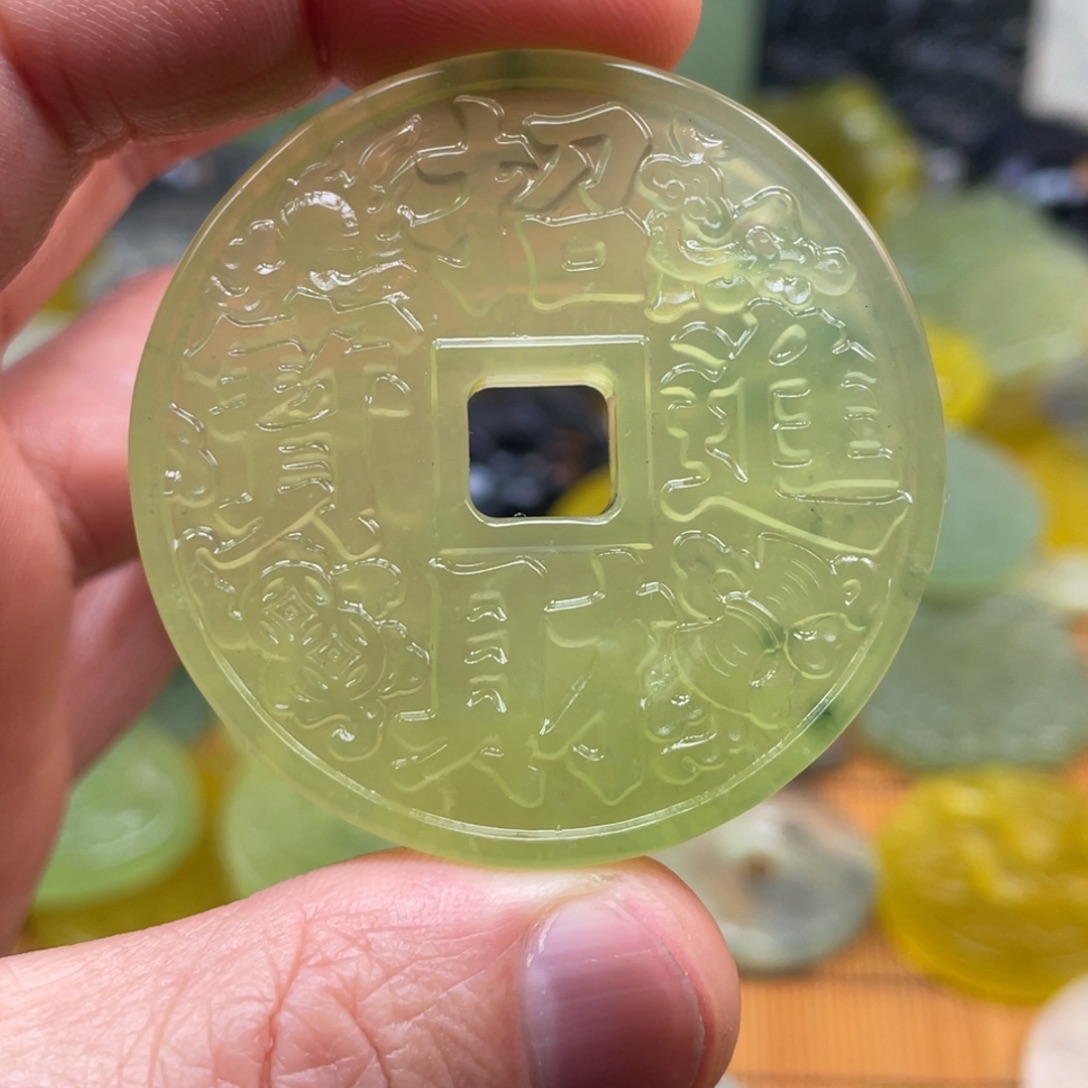 花***香蛇纹石玉未镶嵌颈饰