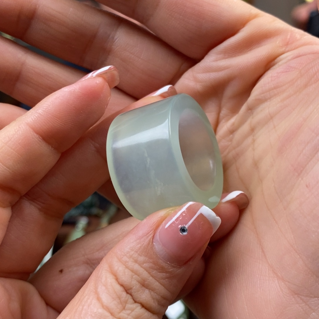 蛇纹石玉手把件未镶嵌媒*人