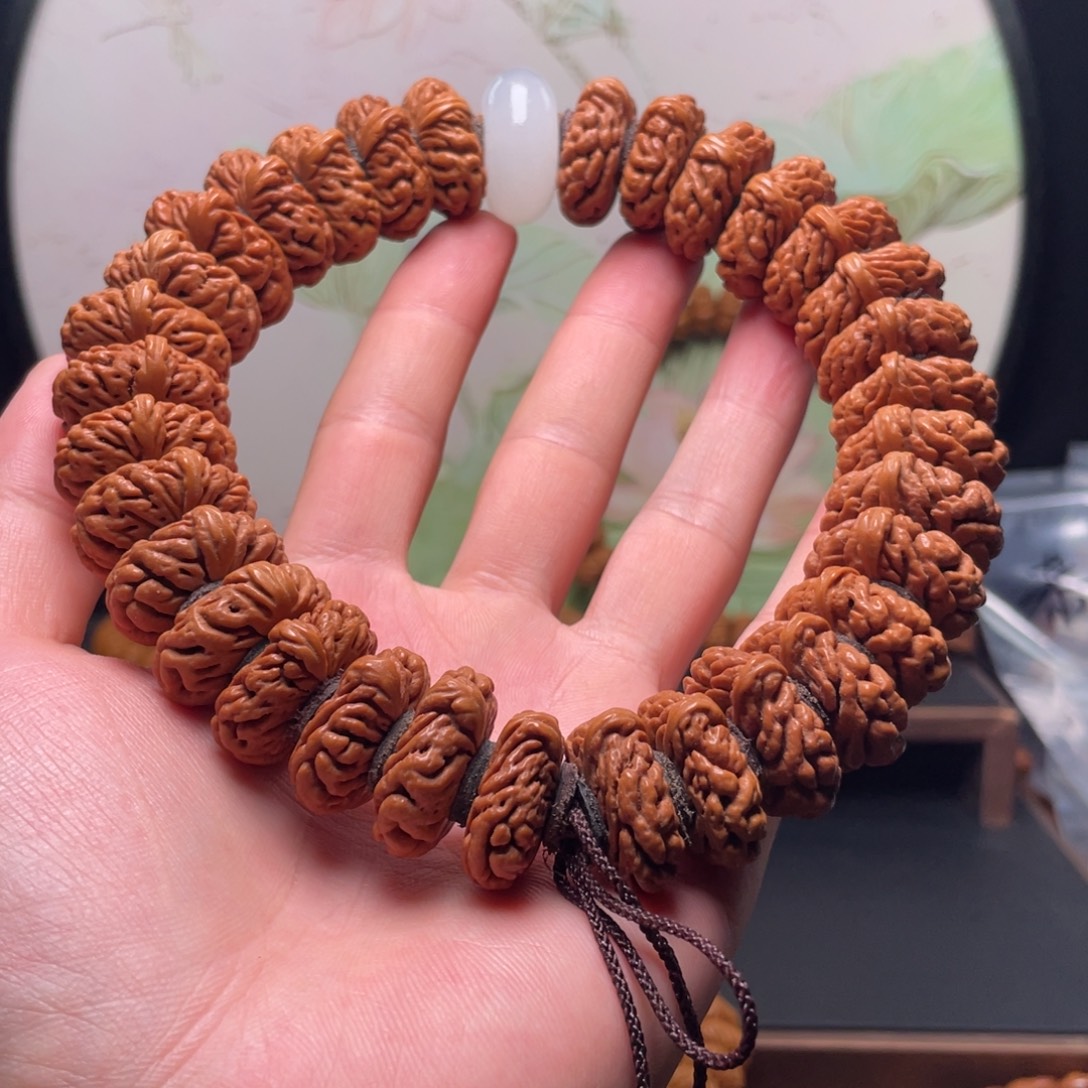 :***老桃核手串24刺龙手持