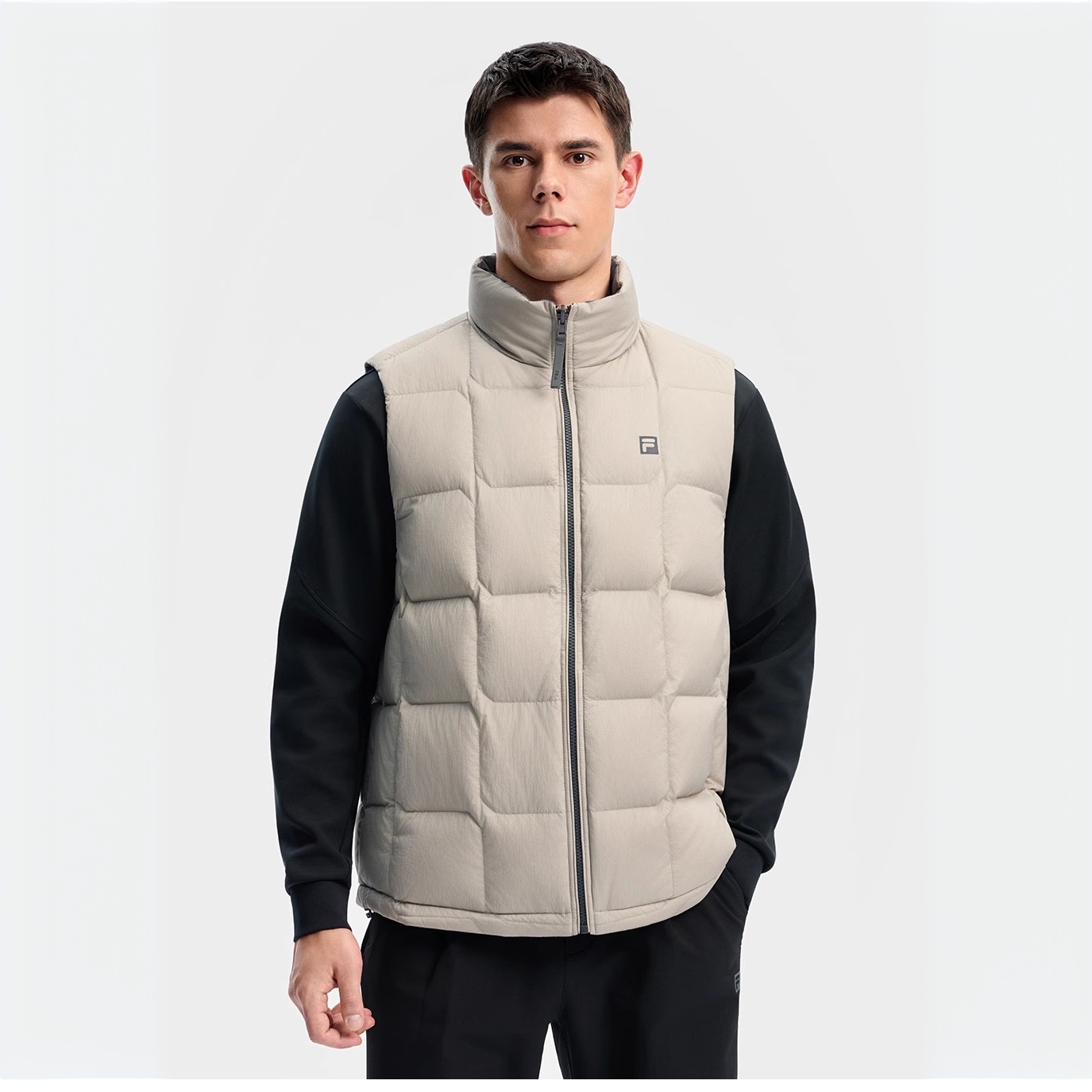 FILA 斐乐2025冬新款男女同款两面穿运动保暖羽绒马甲 A51U541903