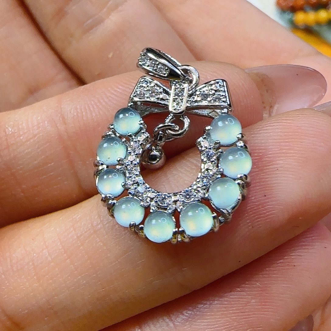 翡翠颈饰未镶嵌翡翠80