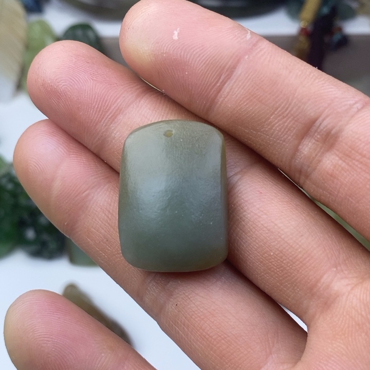 和田玉（糖玉）未镶嵌颈饰