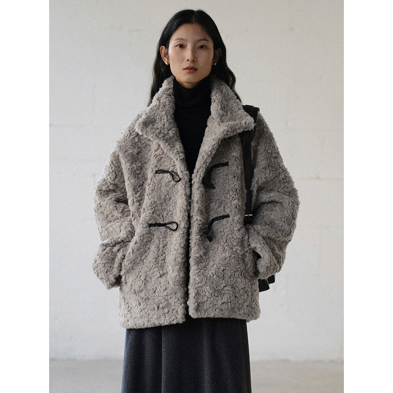 素典年中清仓【3297】立领仿羊羔毛牛角扣外套慵懒风高级感毛绒上衣