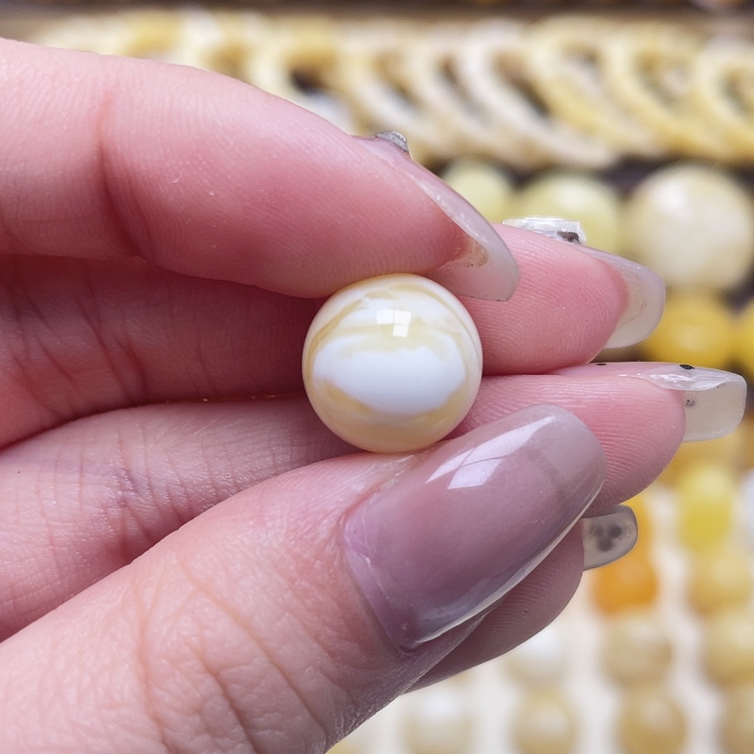 琥珀未镶嵌裸石12.5mm圆珠瑕