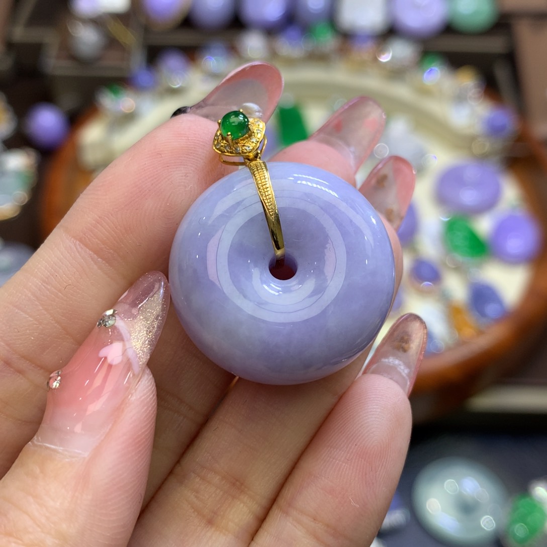 翡翠颈饰18K金镶嵌翡翠