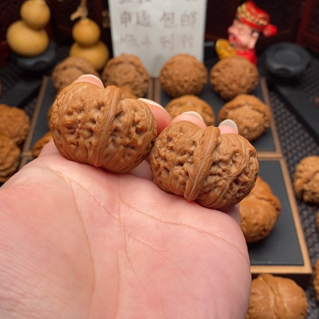 文玩核桃把件40尺全品元宝