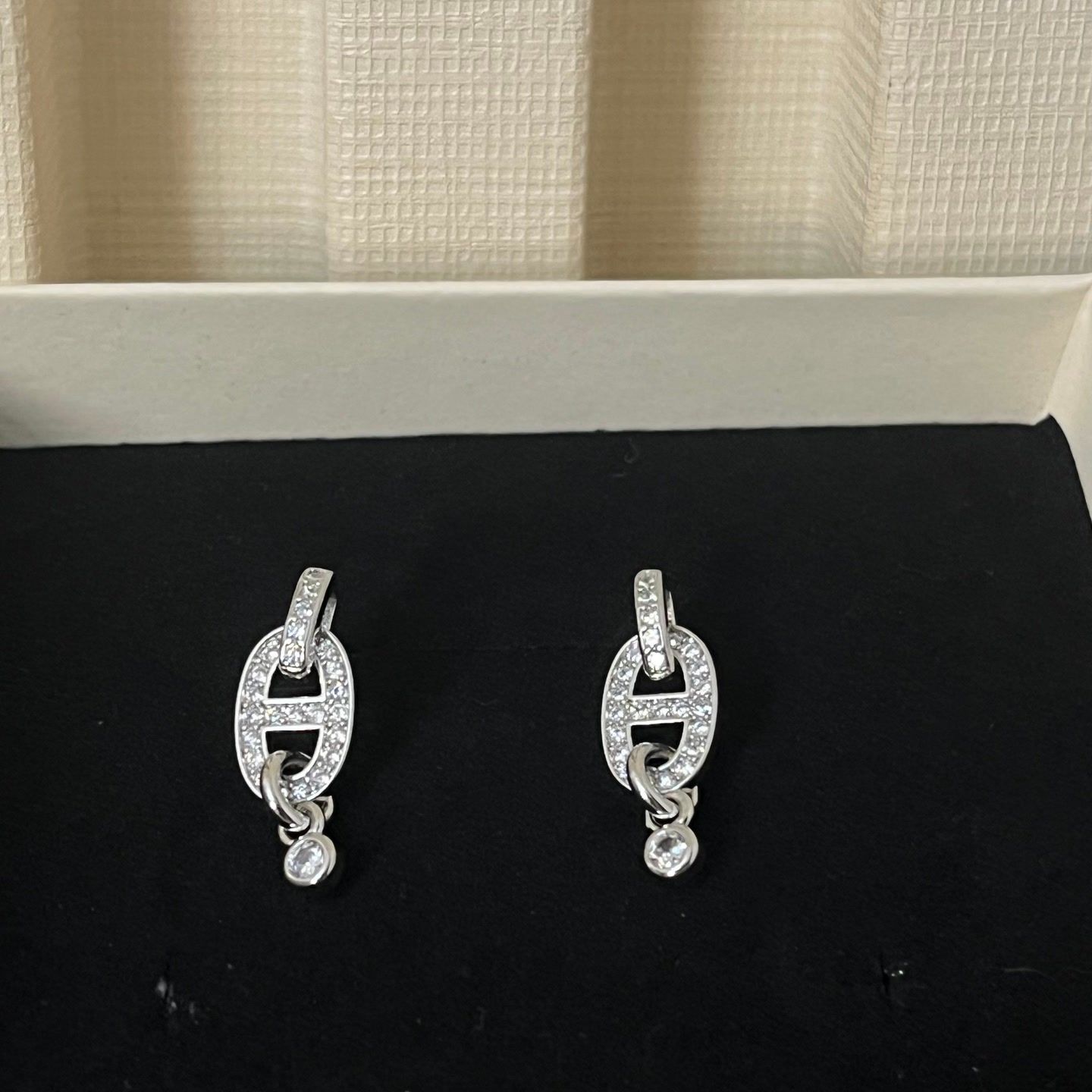 铜合金耳饰 ED003耳钉 银色猪鼻子耳钉女微镶简约设计感镂空圆圈