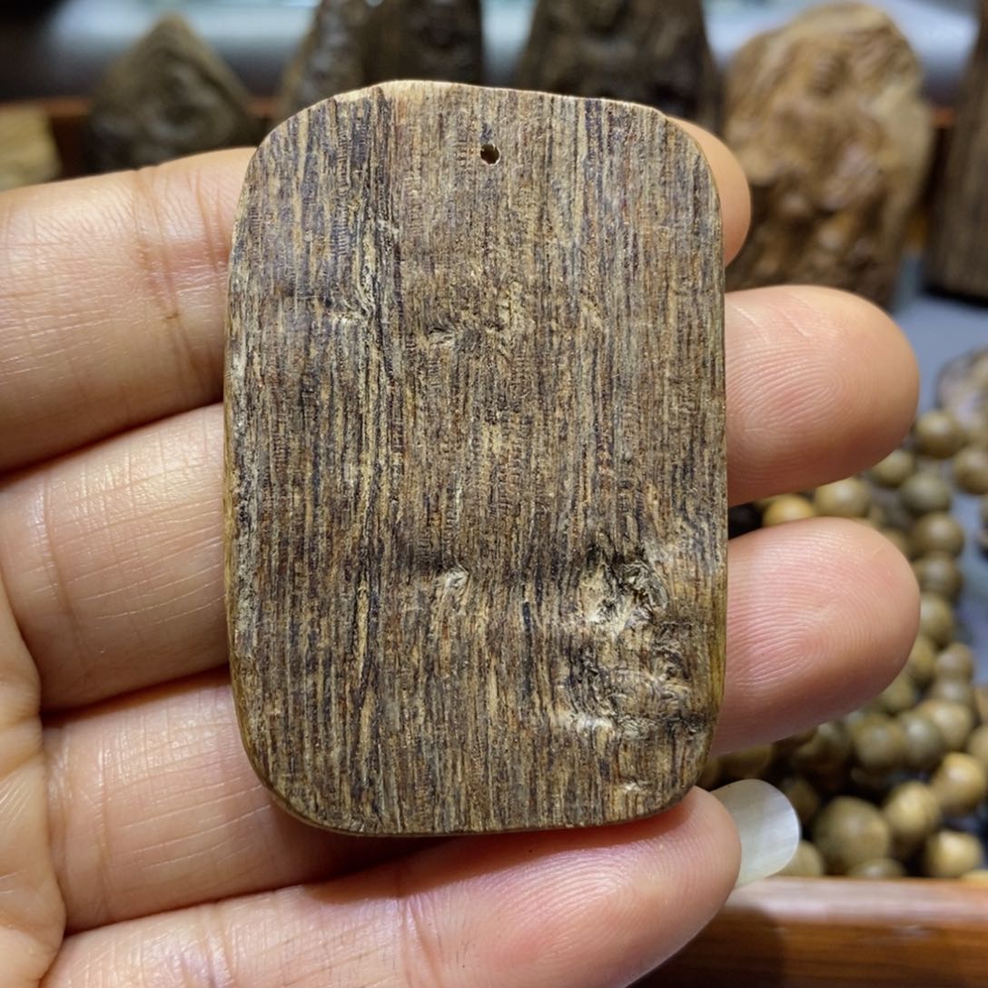 沉香木吊坠马泥涝平安无事牌