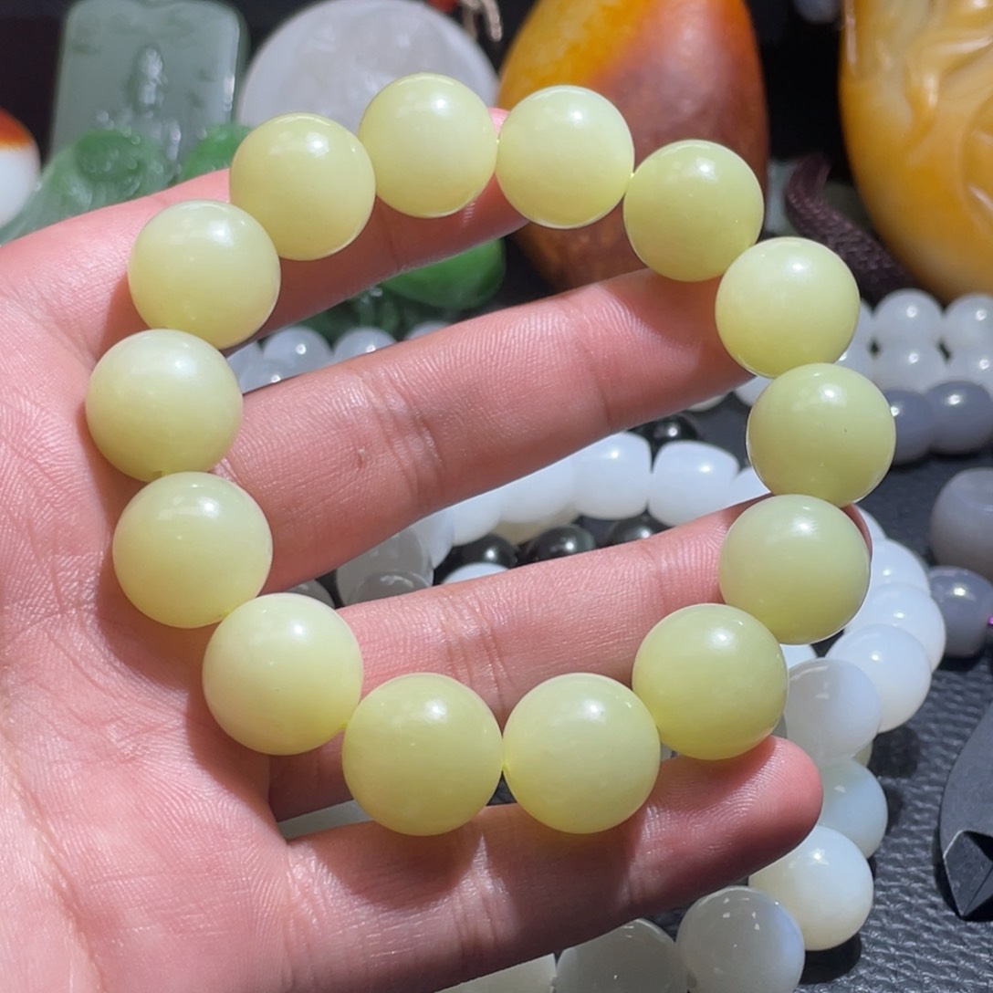 和田玉手串未镶嵌a****）