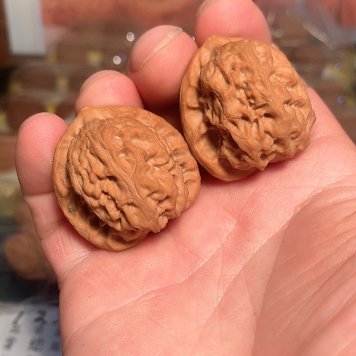 文玩核桃吊坠35梨木台