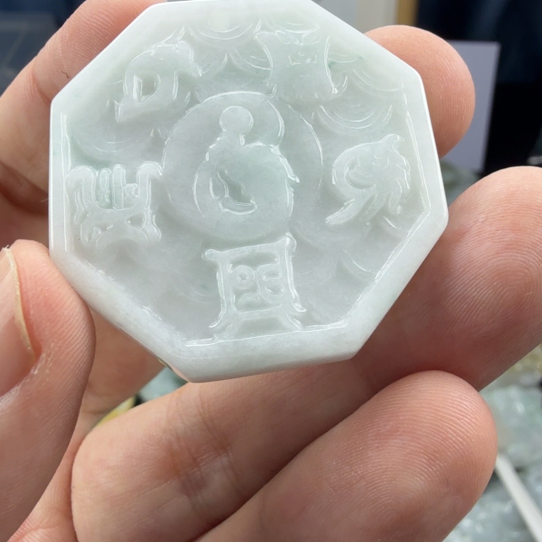 翡翠未镶嵌颈饰翡翠