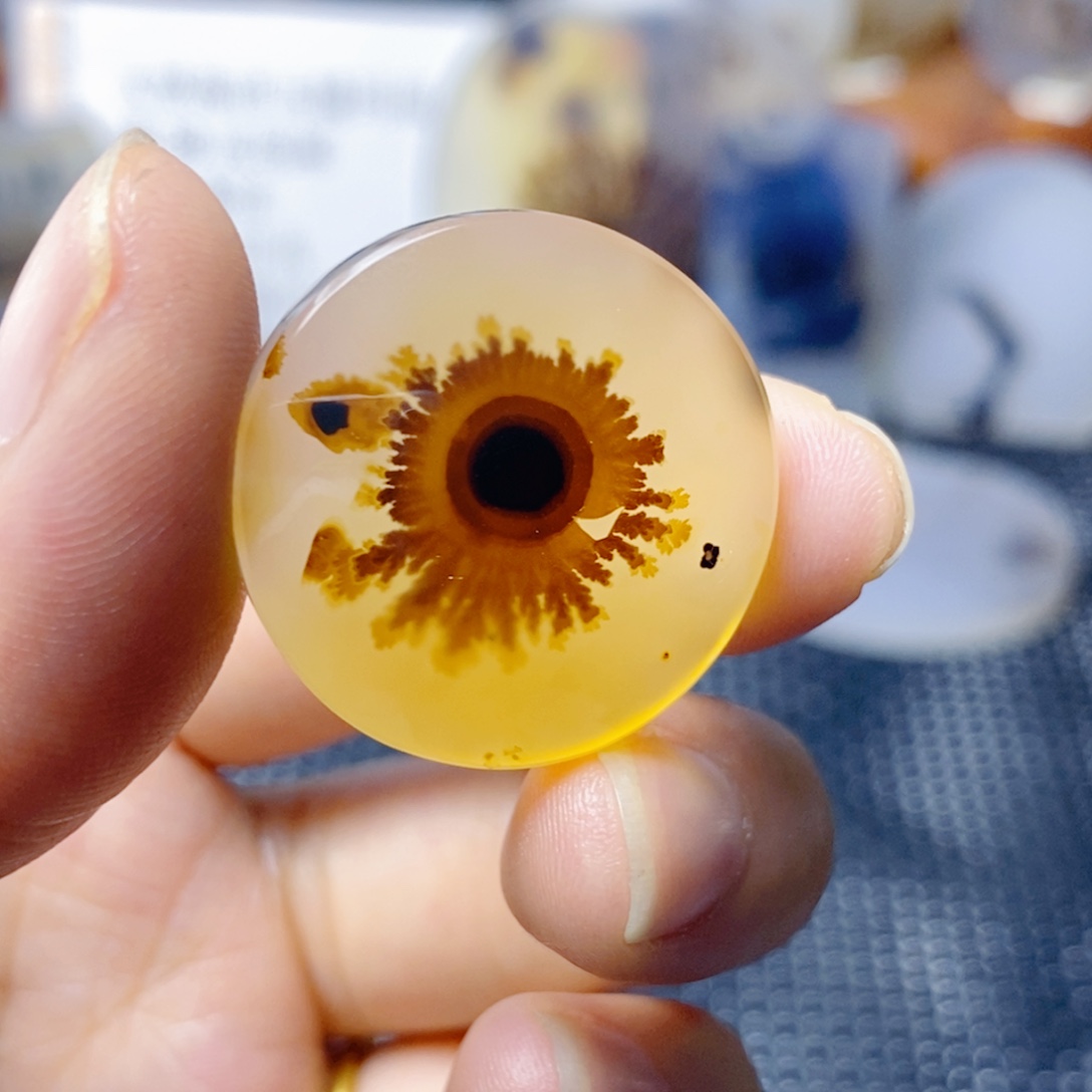 玛瑙/玉髓未镶嵌珠宝奇石