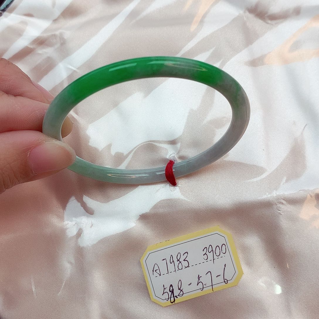 翡翠未镶嵌手镯缅甸翡翠