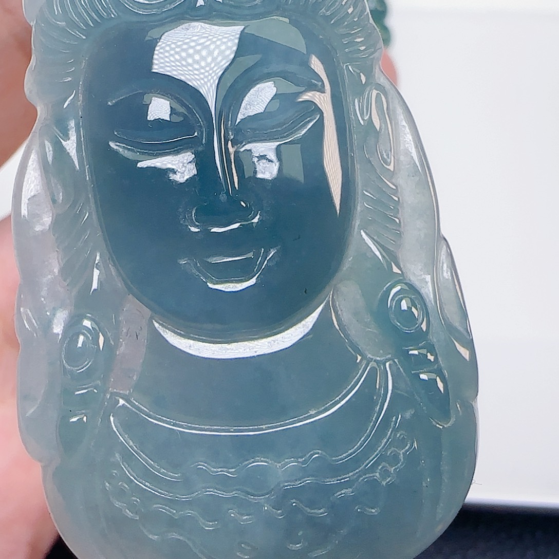 壹***壹翡翠未镶嵌颈饰翡翠