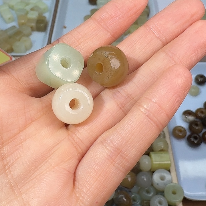 H***溜和田玉（糖玉）未镶嵌颈饰拍3