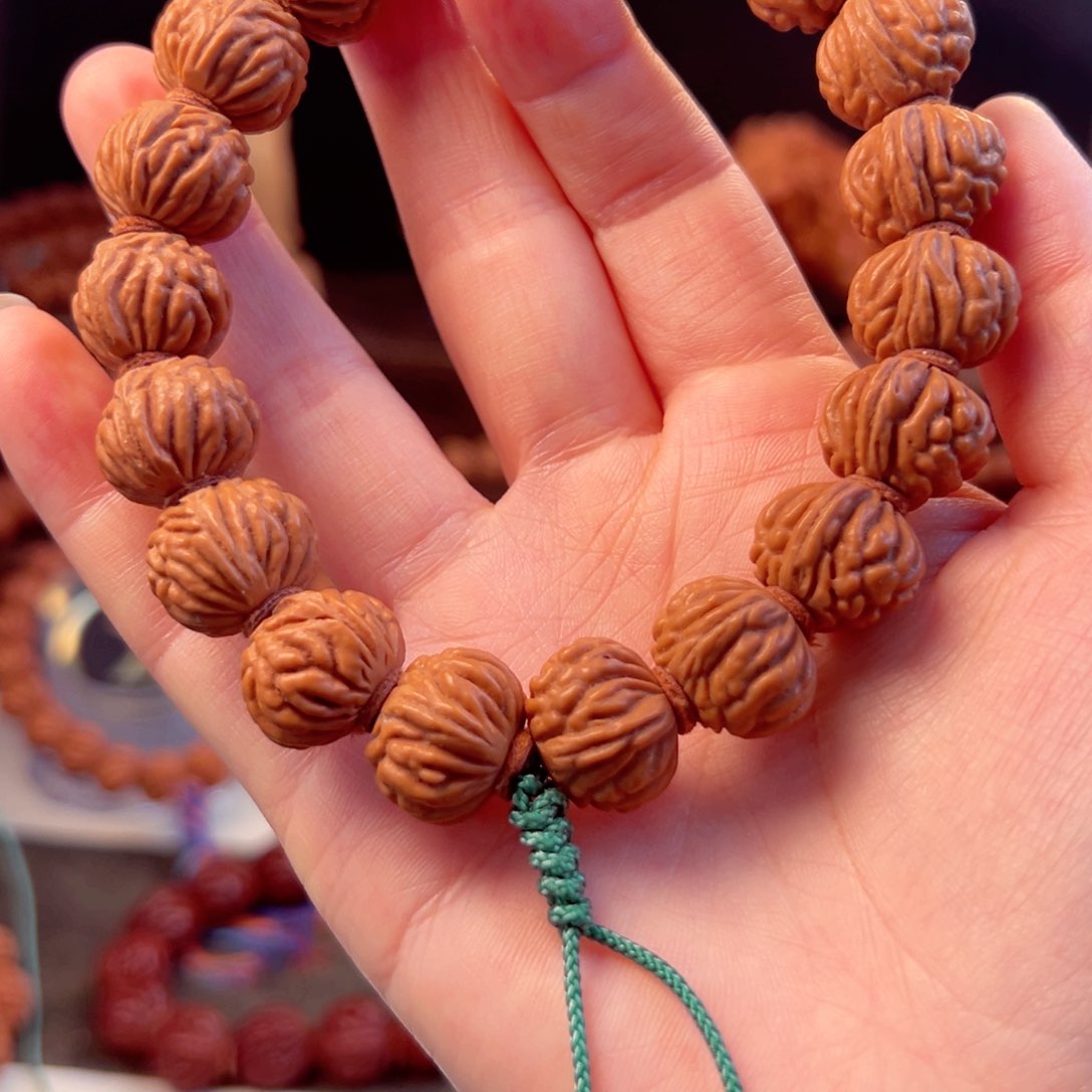 【闪购商品】桃核吊坠16尺寸金豆