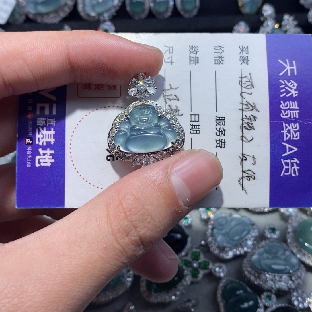 翡翠颈饰未镶嵌翡翠